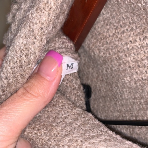 United Colors of Benetton Italian Wool Fringe Accent Toggle Button Sweater M - Picture 3 of 7
